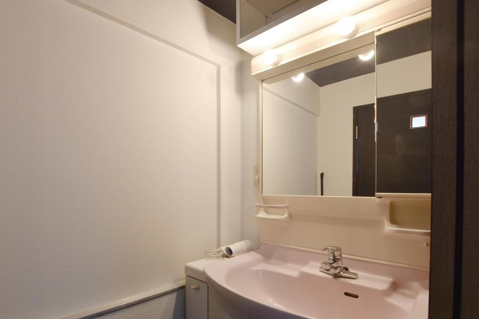 Apartment 岡田ビル5階 *